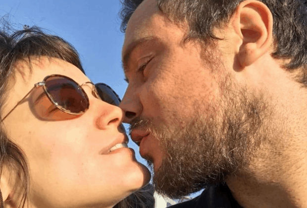 Após se casarem escondidos, Bianca Bin e Sérgio Guizé exibem alianças