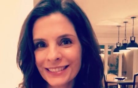 Helena Ranaldi faz a “sogra exigente” em foto com namorada do filho