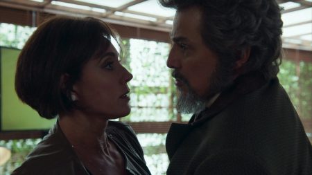 “O Tempo Não Para”: Dom Sabino termina namoro com Carmen