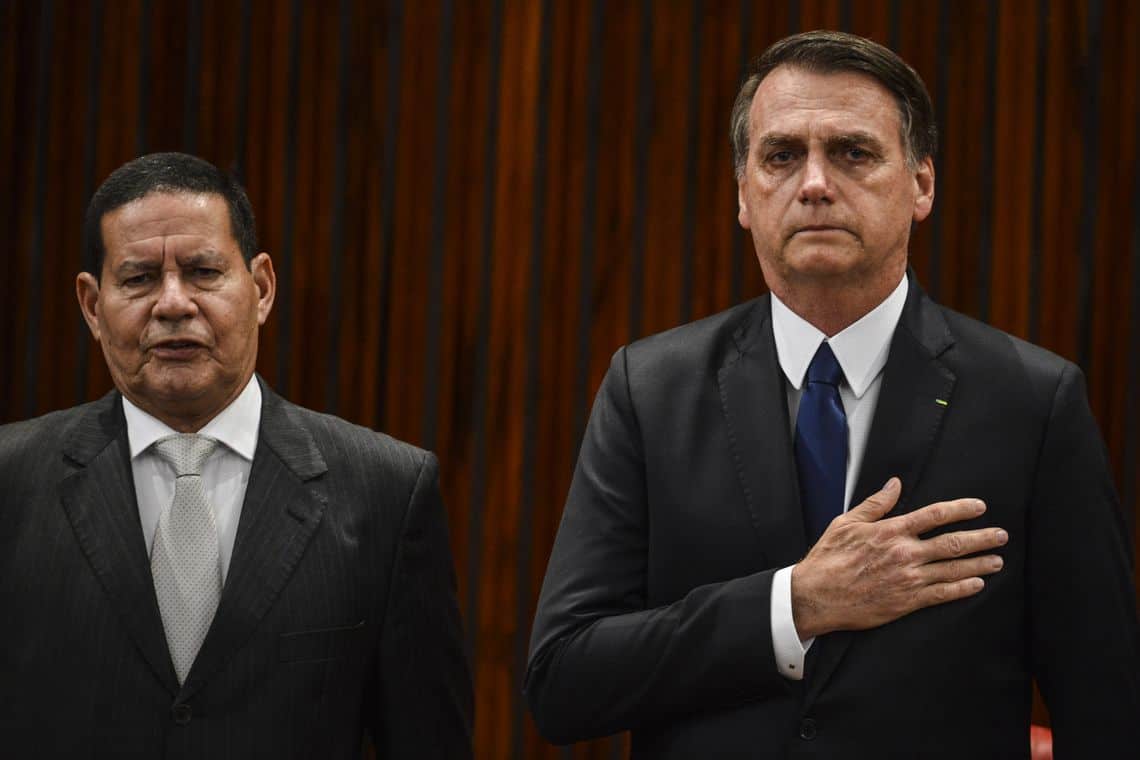 SBT bate Record com diplomação de Jair Bolsonaro