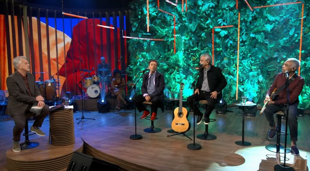 Caetano Veloso, Gilberto Gil e Tom Zé lembram Tropicália no “Conversa com Bial”