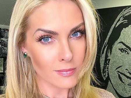 Ana Hickmann comenta presente polêmico em amigo secreto da Record