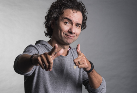 Marco Luque se fantasia de Coringa do Batman e seguidores detonam