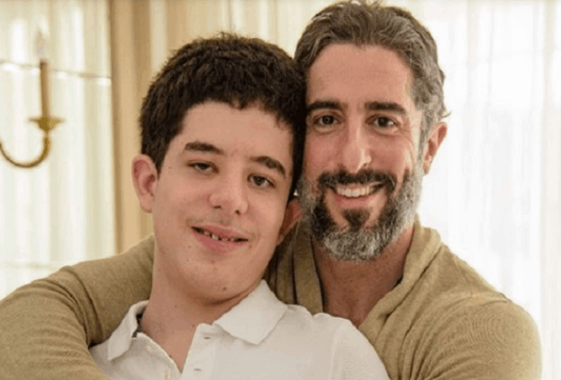 Orgulhoso, Marcos Mion prestigia primeira apresentação do filho autista e desabafa