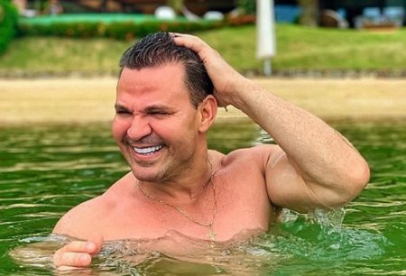 Após chamar namorada de “gorda”, Eduardo Costa aparece em momento fofo