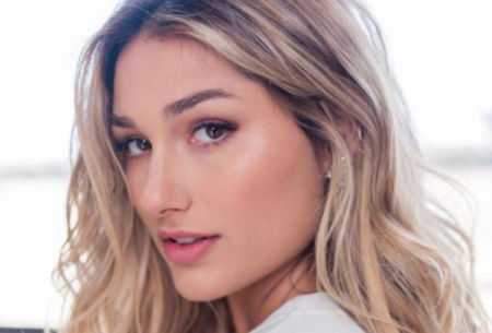 Sasha é surpreendida por namorado e Xuxa com carro de R$ 170 mil