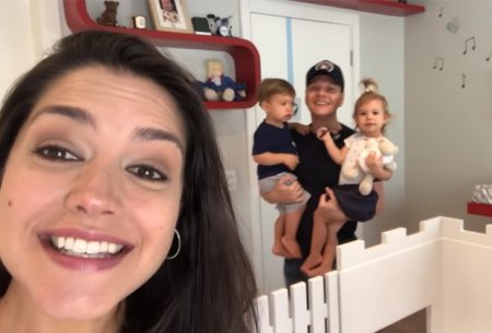 Thais Fersoza mostra quarto do filho e surge cantando com Teló