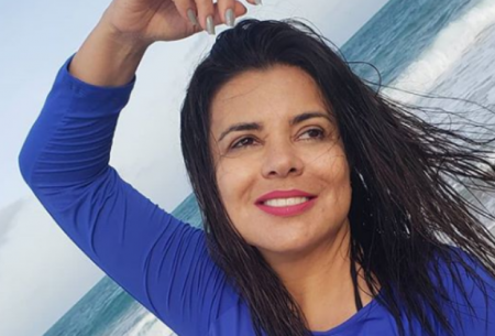 Mara Maravilha posa de biquíni, mas seguidores apontam “Photoshop”