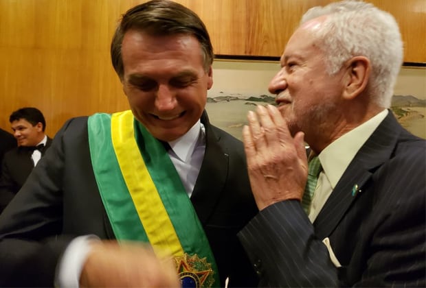 Fora da Globo, Alexandre Garcia surge ao lado de Jair Bolsonaro