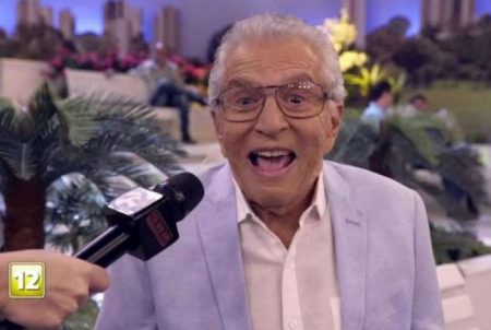 SBT autoriza e Carlos Alberto de Nóbrega debocha do fim do “Tá no Ar”