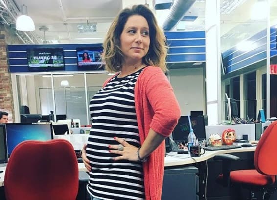 Repórter da Globo dá à luz e exibe primeira foto da filha