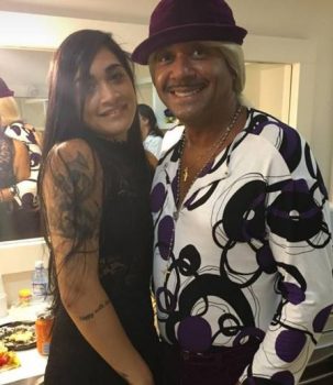 Filha mais velha de Tiririca faz sucesso de biquíni nas redes sociais