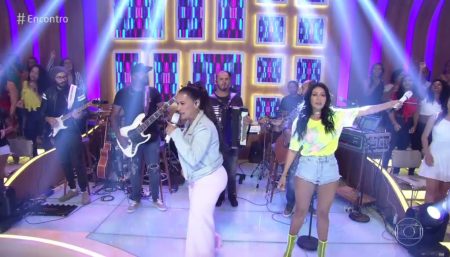 Palavrão ao vivo em música de Simone e Simaria choca Fátima Bernardes