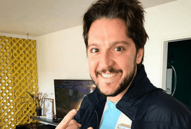 André Vasco tranquiliza fãs após sofrer acidente de moto