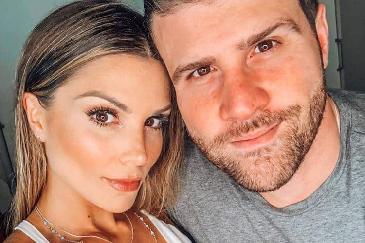 Flávia Viana e Marcelo Zangrandi estão à espera do primeiro filho juntos