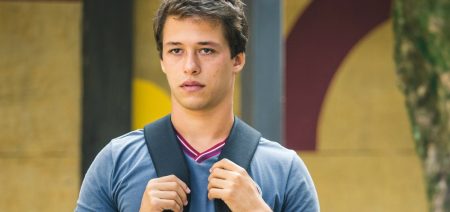 “Malhação”: Santiago é expulso de casa e humilhado pelo pai