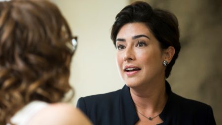 “Malhação”: Gabriela flagra Solange e a enfrenta