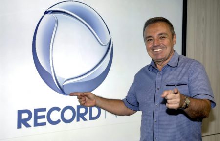 Sem novela, Gugu Liberato define seu futuro na TV