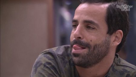 BBB 2019: Vinícius se envergonha de ter ficado nu na casa