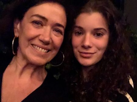 Lilia Cabral grava novela com a filha pela primeira vez e se emociona