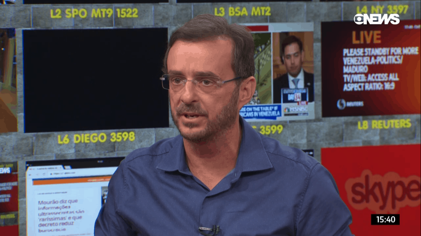 Octavio Guedes, da GloboNews, debocha de decisão de Bolsonaro e alfineta Pazuello