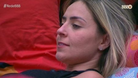 BBB 2019: Paula solta o verbo e classifica brothers como traiçoeiros