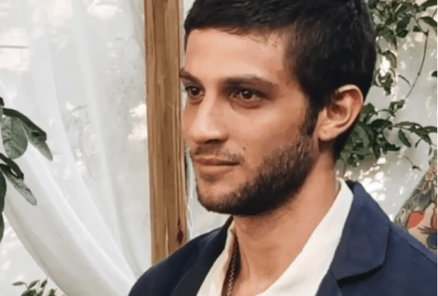 Chay Suede vai às lágrimas em seu casamento com Laura Neiva