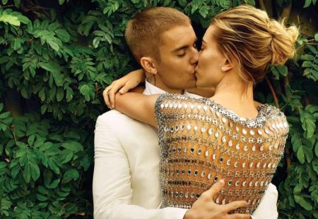 Casado, Justin Bieber posa com Hailey Baldwin e fala de sexo
