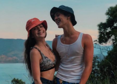 No ar com Larissa Manoela, João Guilherme se declara para atual namorada