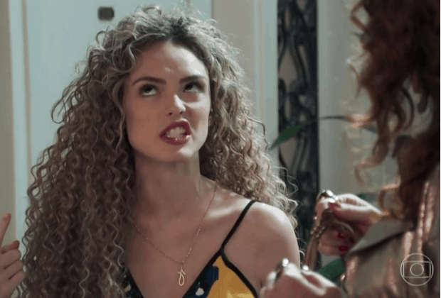 Cabelo “ruim” de atriz provoca fúria do público contra a Globo