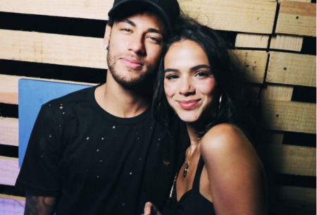 Neymar curte vídeo beijando Bruna Marquezine e agita fãs