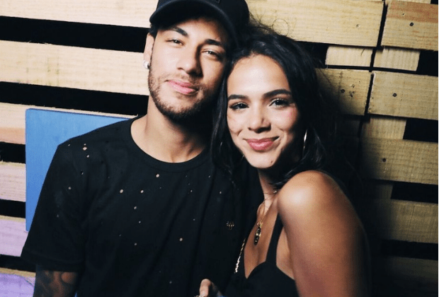 Neymar expõe “cantadas” e web relembra namoro com Bruna Marquezine