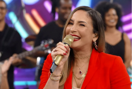 Jornalista desabafa após assessora de Claudia Leitte mentir sobre gravidez