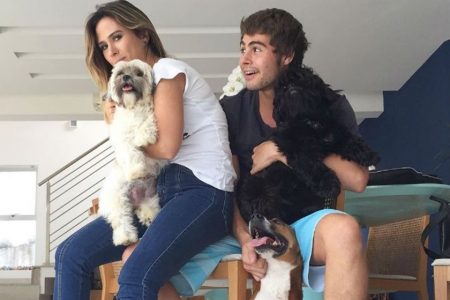 Tatá Werneck adota cachorro e surpreende com nome dado