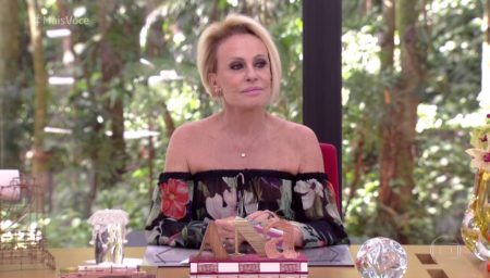 Emocionada, Ana Maria Braga chora ao homenagear Bibi Ferreira