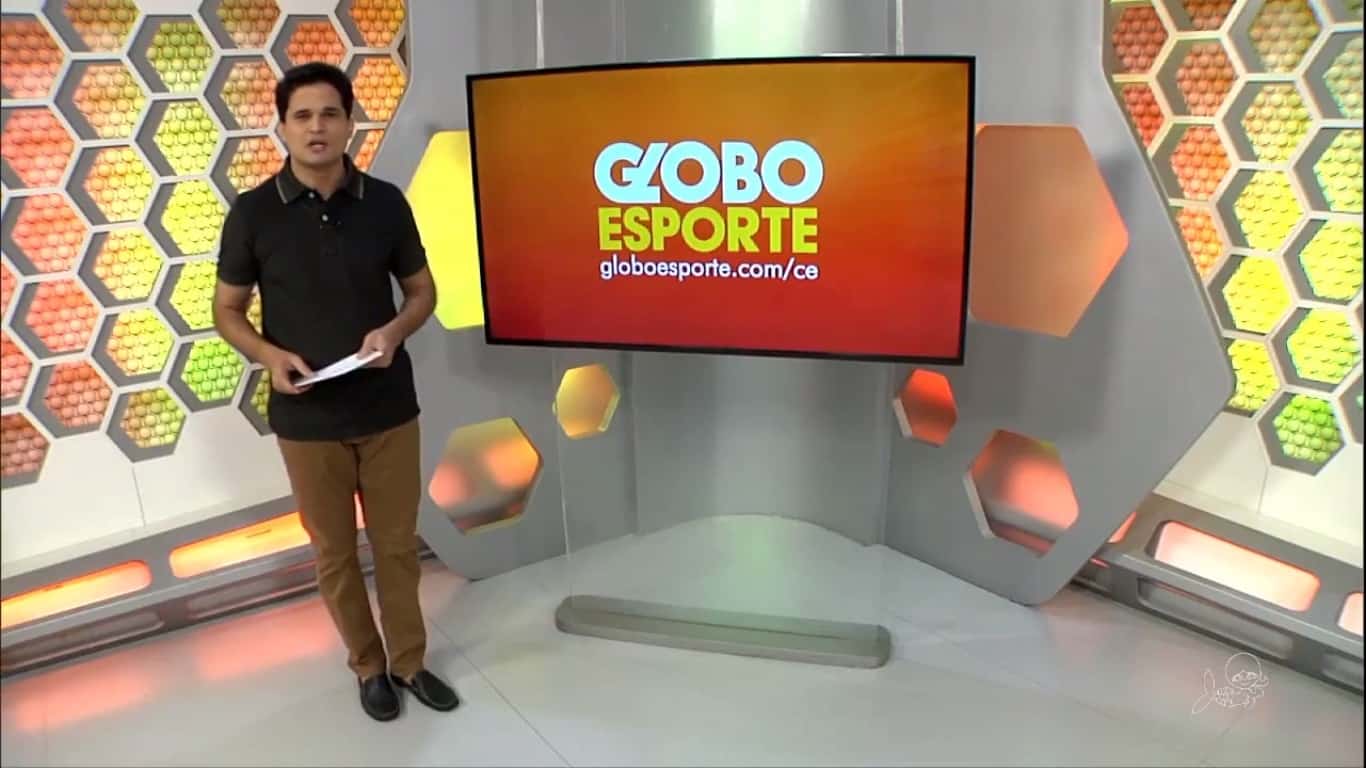 Ao vivo, apresentador alfineta direção e pede demissão da Globo