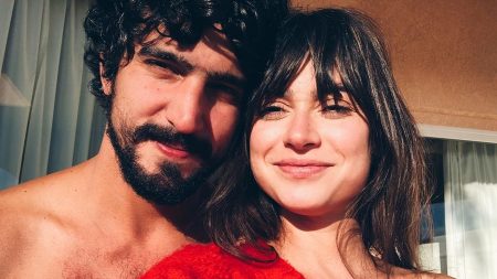 Renato Góes revela que vai se casar com Thaila Ayala este ano