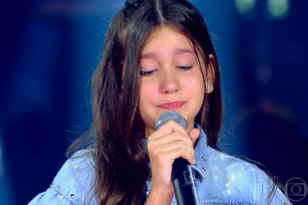 Participante do “The Voice Kids” intriga internautas em apresentação