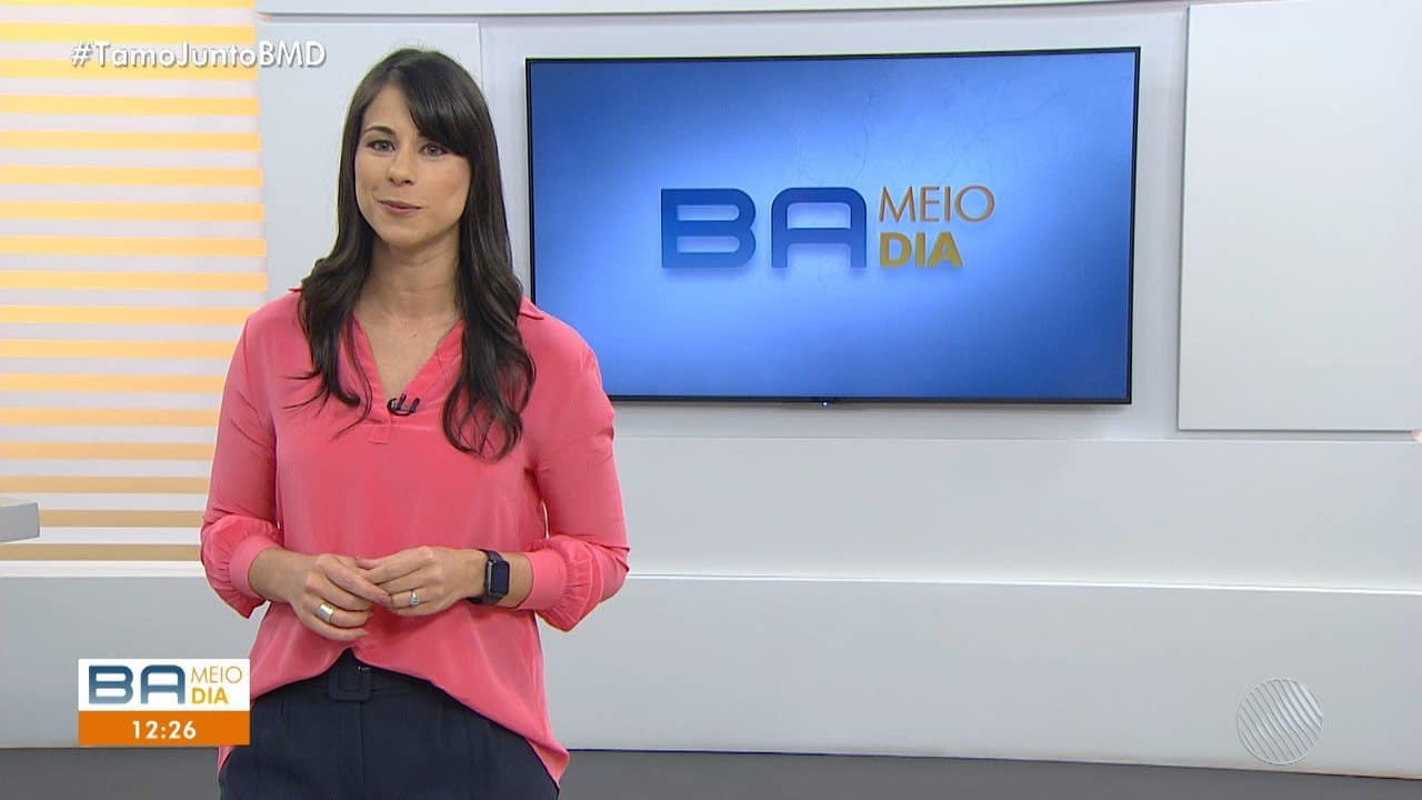 Mulher surpreende repórter com palavrões durante telejornal da Globo