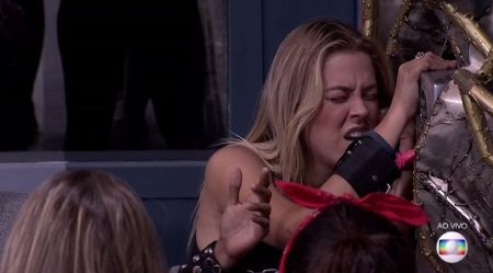 BBB 2019: Isabella atende o Big Fone e coloca Alan no paredão