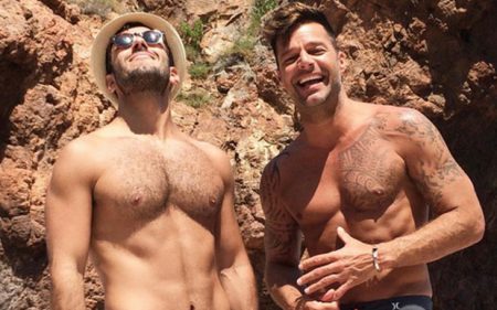 Marido de Ricky Martin surpreende ao aparecer seminu