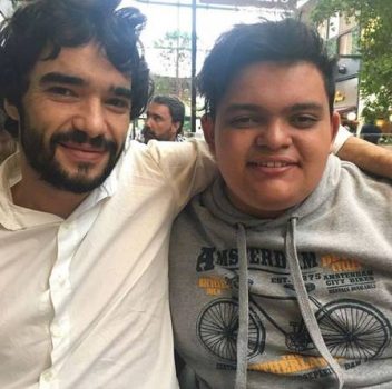 Caio Blat comemora aniversário do filho mais velho, Antônio Blat