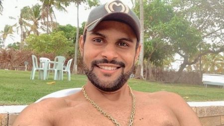 Após polêmica, Thullio Milionário fala sobre beijar fã no palco