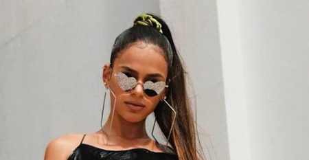 Bruna Marquezine causa com blusa transparente e sem sutiã