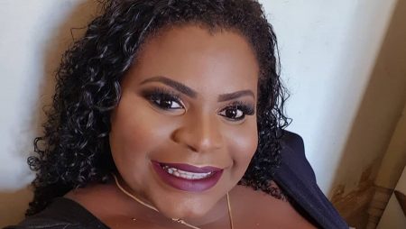 De volta ao Brasil, Jojo Todynho mostra vida simples em casa