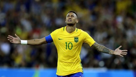 Neymar lança site especial para comemorar dez anos de carreira