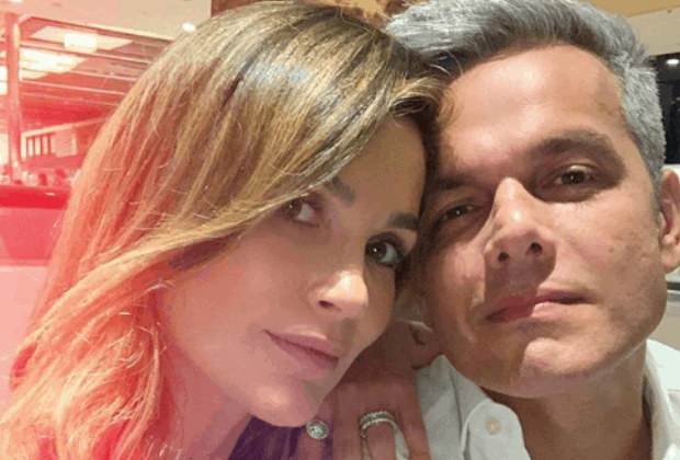 Flávia Alessandra e Otaviano Costa compartilham momento íntimo na web