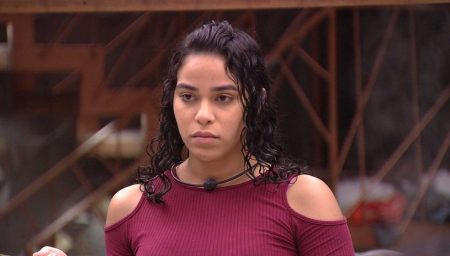 BBB 2019: Elana tem ataque ao ser ignorada por brothers