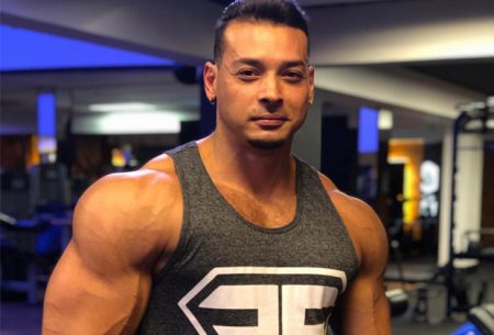 Felipe Franco ostenta corpão super musculoso e fãs piram