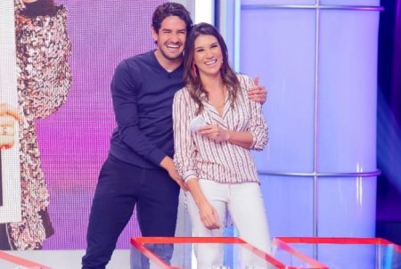 Alexandre Pato posta foto de Rebeca Abravanel e se declara